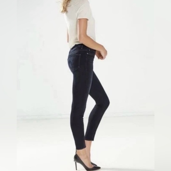 MOTHER Denim - Mother The Looker Crop Jeans in Coffee Tea or Me Dark Wash Denim Size 31
